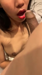 饥渴女大学生露脸口