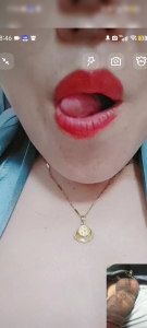 实拍和留守母狗裸聊逼水横流不止