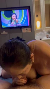 老阿姨露脸吃鸡叭