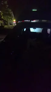 （杭州可）街边后备箱调教女大在车上自慰 车来车往