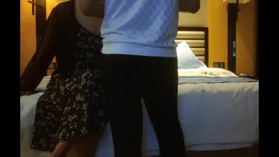 43岁短发气质人妻酒店激情奶子坚挺巨大各种玩弄